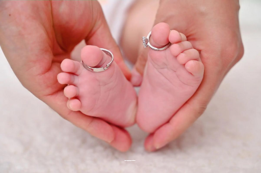 借卵生子咨询孕妇几个月会腿抽筋